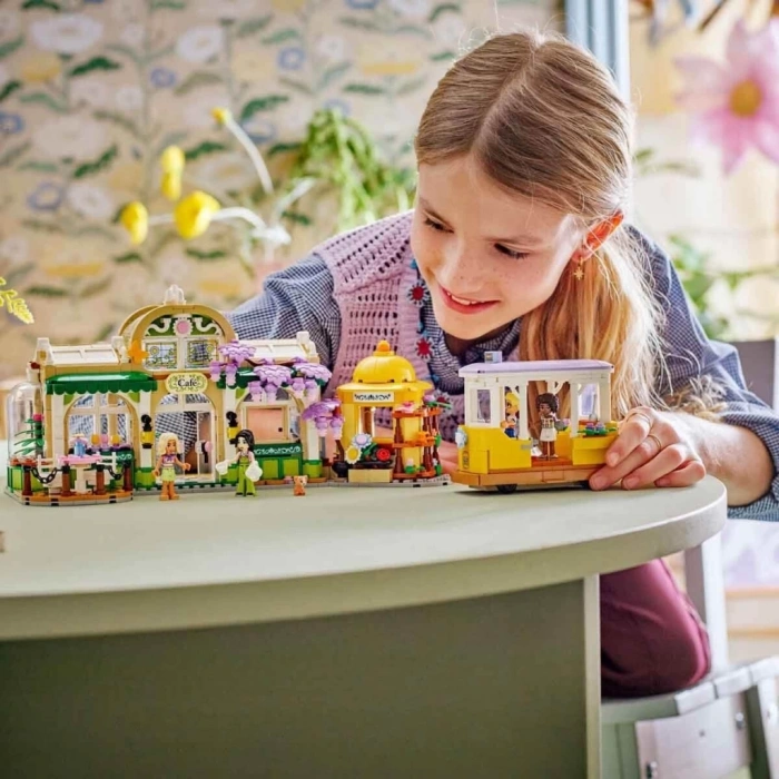 CEYLAN ADAM  LEGO Friends Bitki Kafe ve Çiçekçi Dükkanı 42671