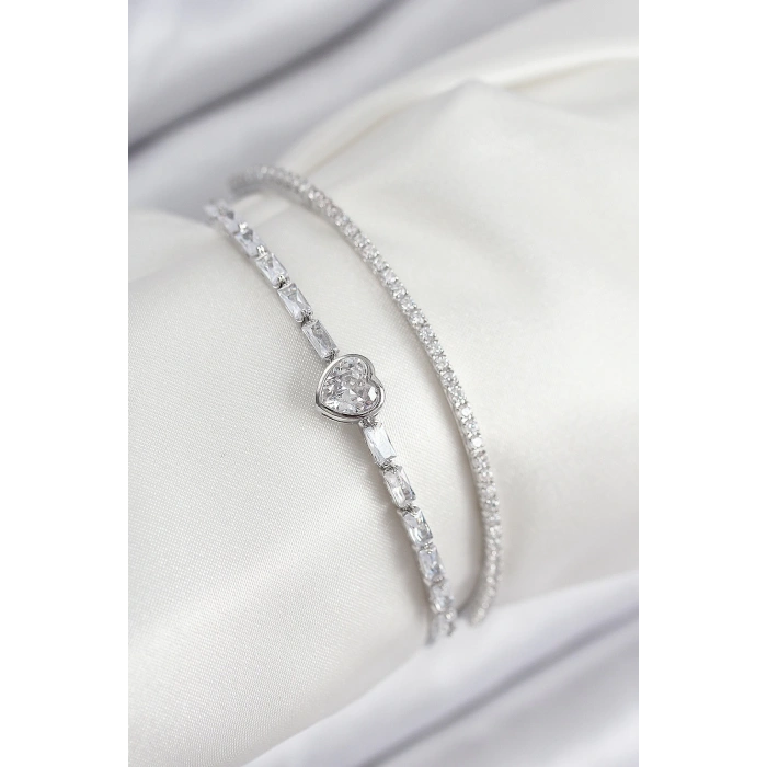 CEYLAN ADAM Pirinç Zirkon Taşlı Kalp Model Gümüş Renk Kadın Bileklik