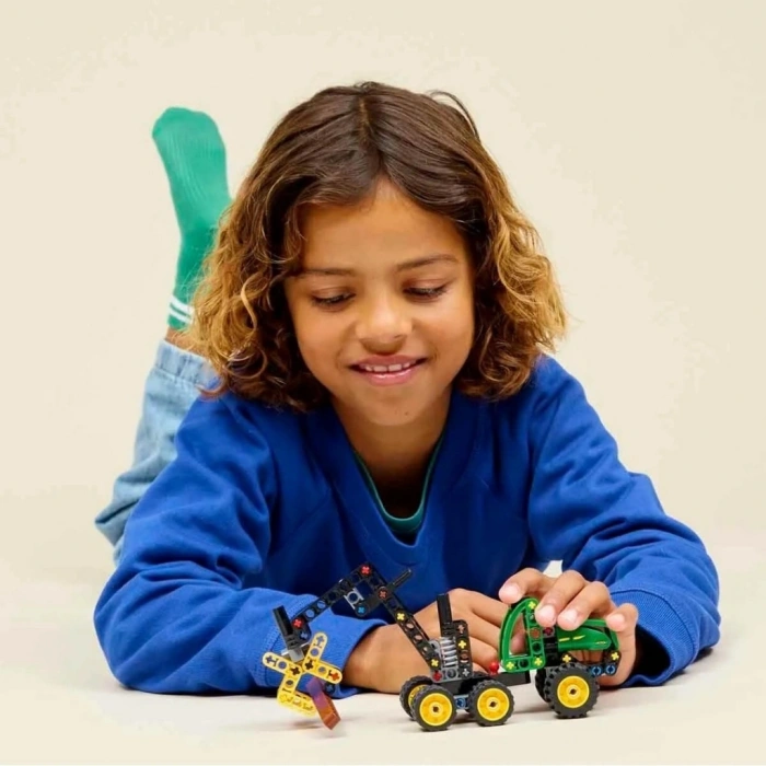 CEYLAN ADAM Technic John Deere 1470H Tekerlekli Orman Makinesi 42218