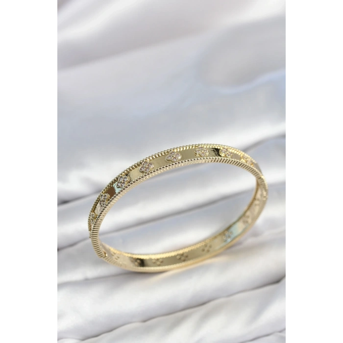 Mey İthalat® Gold Renk Pirinç Yonca Model Zirkon Taşlı Kadın Kelepçe Bileklik