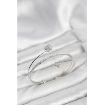 CEYLAN ADAM Yonca Çiçek Model Pirinç Gümüş Renk Kadın Bileklik