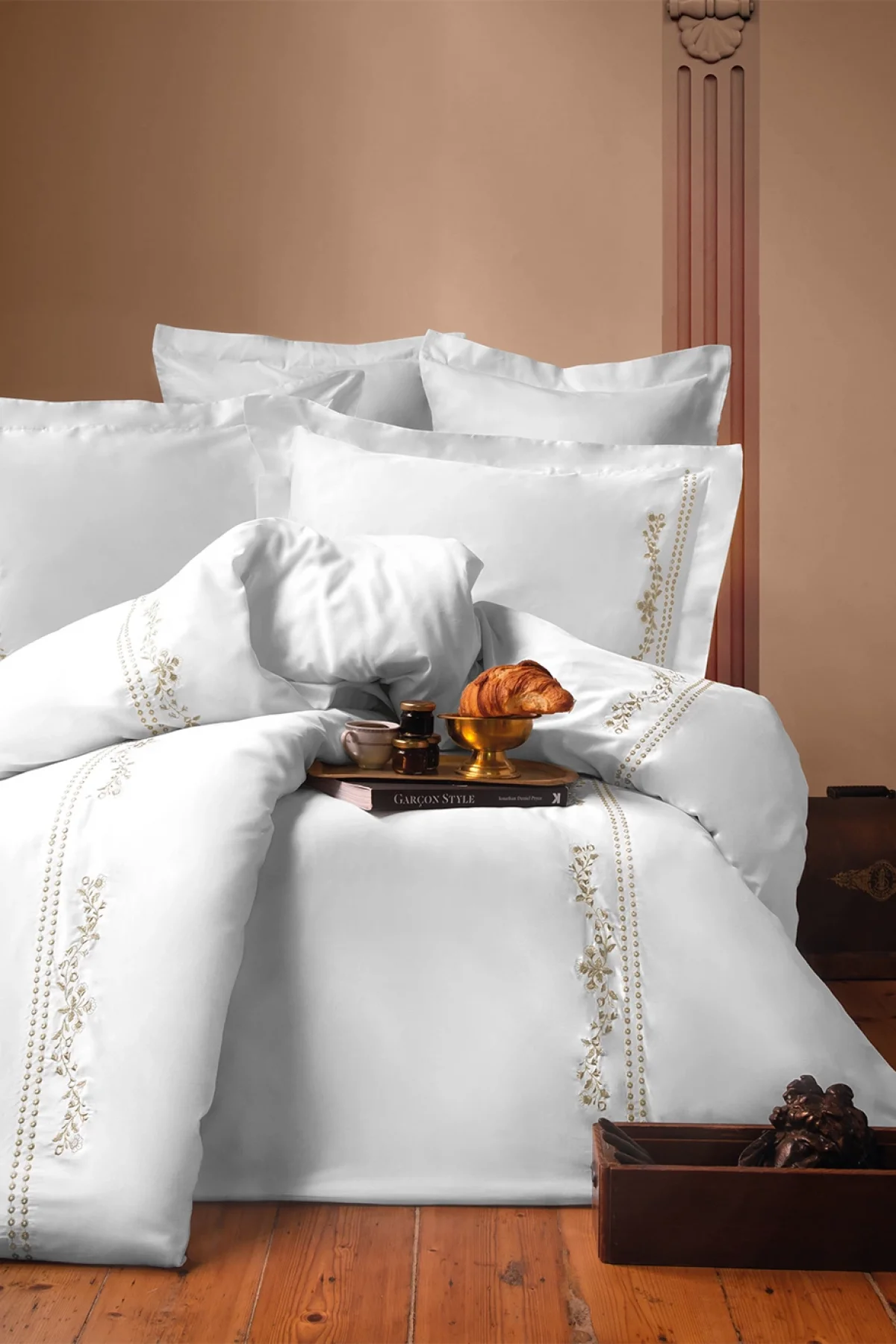 Fibula Nakışlı 300 TC (120 Tel) Pamuk Saten Nevresim Takımı Çift Kişilik