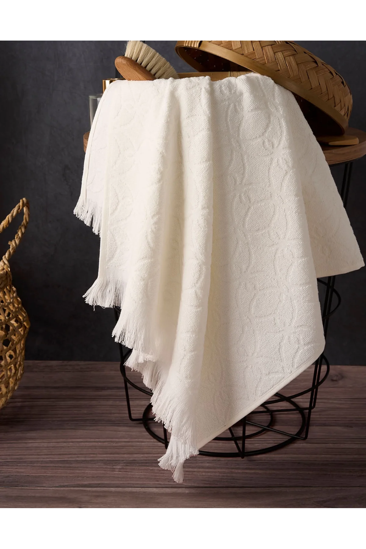 Lizzy 50*90 Havlu Ekru