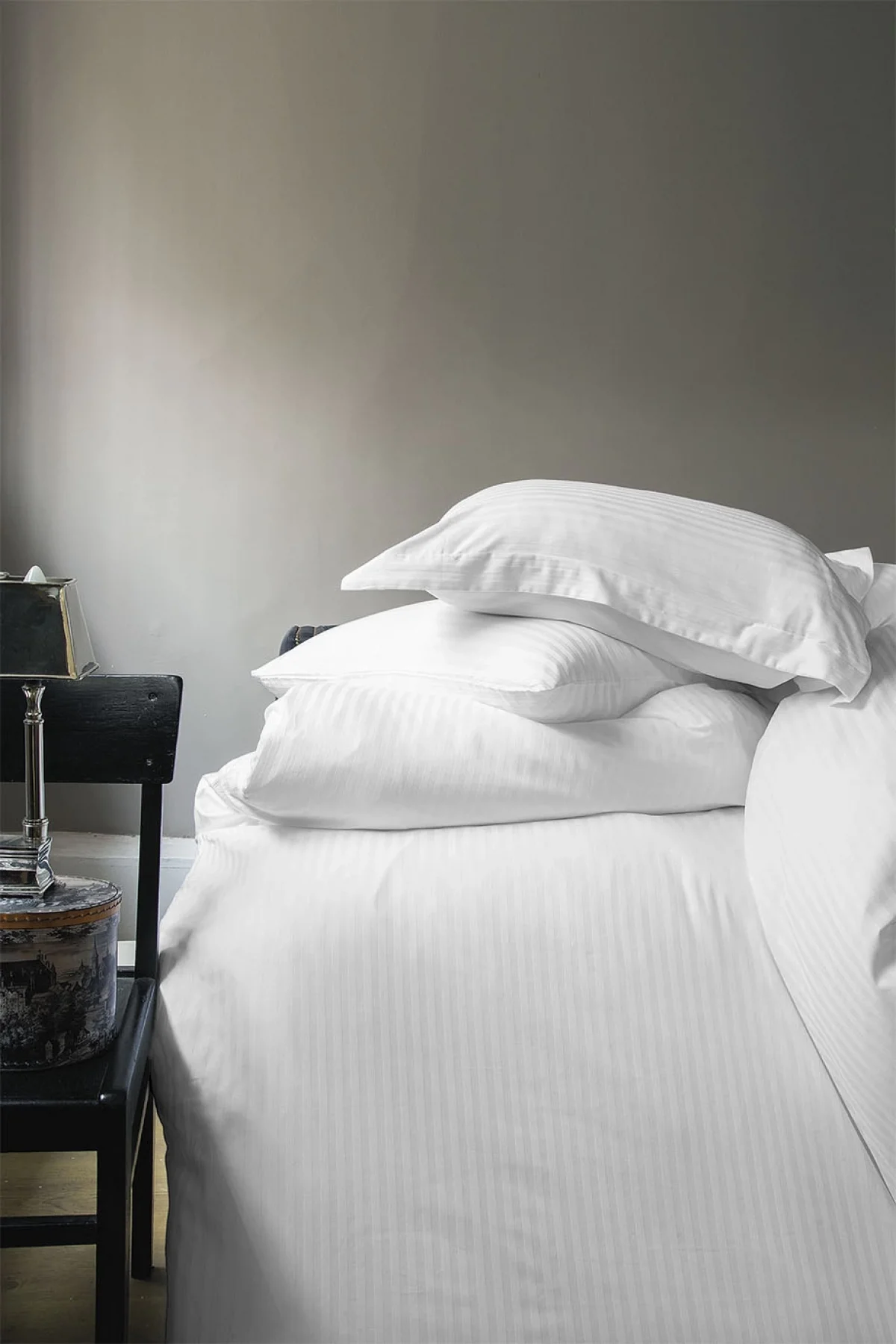 White Series Yollu Saten Çarşaf 165*270