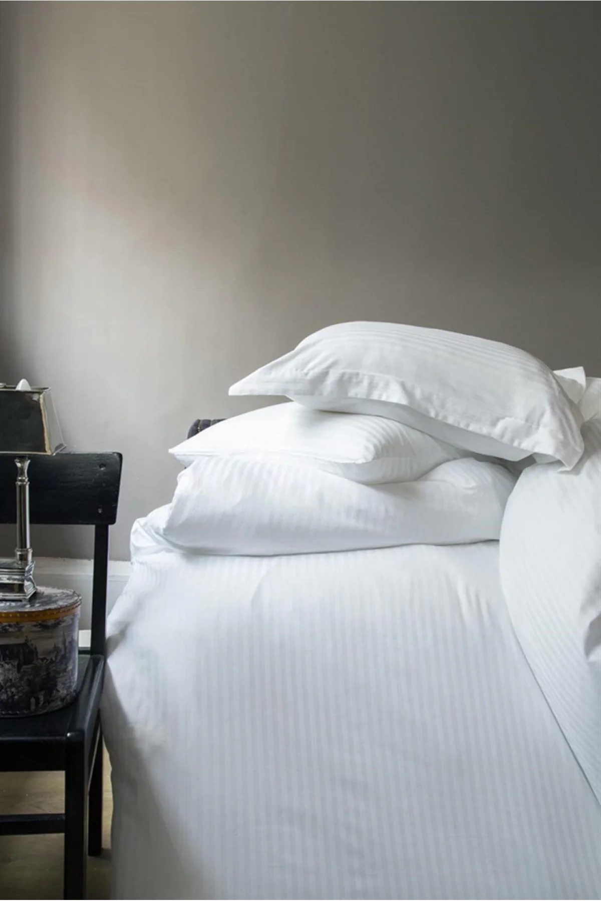 White Series Yollu Saten Çarşaf 180*280