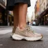 MEBADE VENÜS Kadın Bej Sneaker – Parlak ve Şık Günlük Spor Ayakkabı