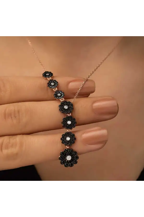 ​Gümüş Rose Sıralı Çiçekler Kolye