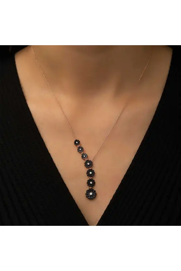 ​Gümüş Rose Sıralı Çiçekler Kolye