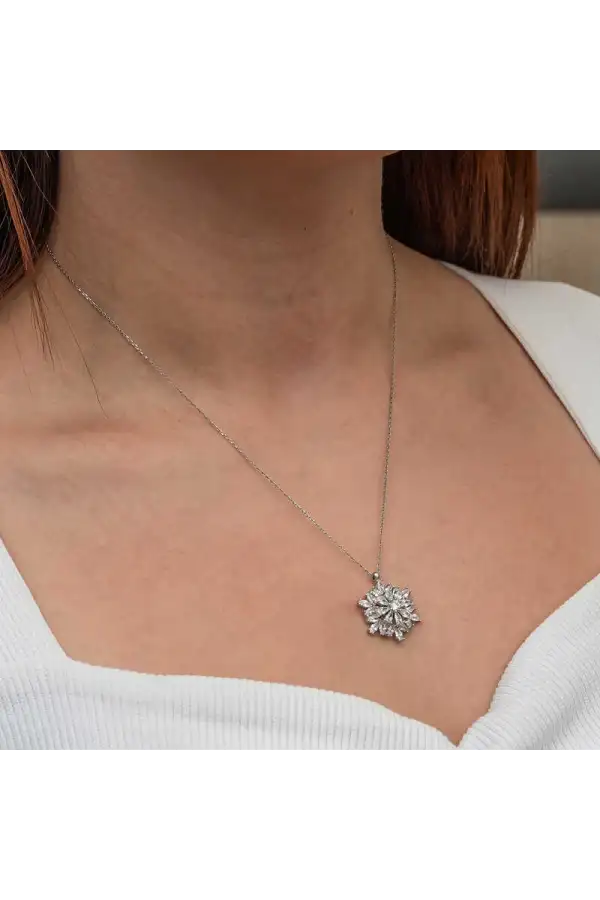 Gümüş Dönen Kar Tanesi Lotus Çiçeği Kolye