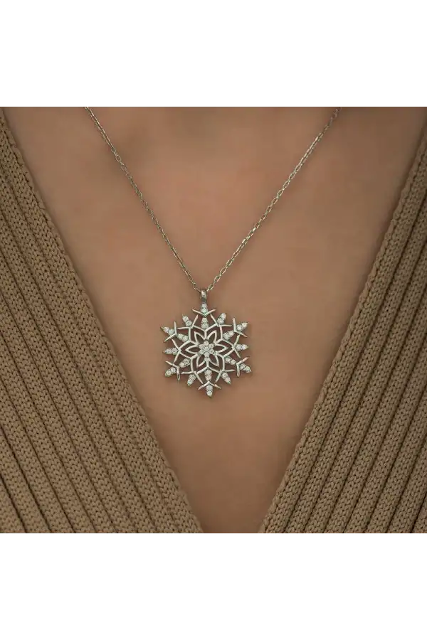 Gümüş Kar Tanesi Kolye
