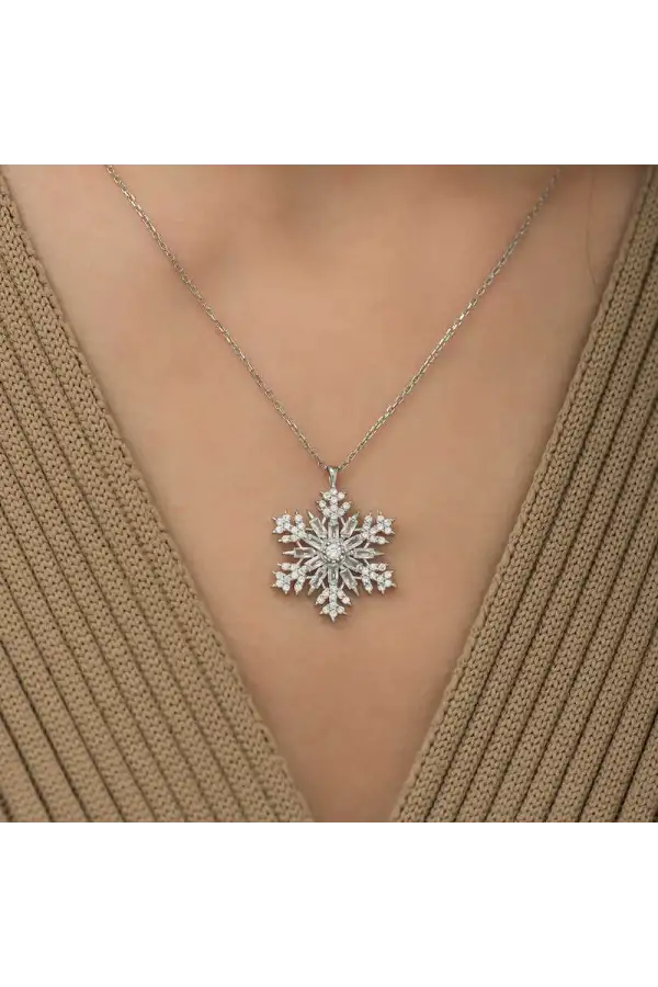 Gümüş Kar Tanesi Kolye