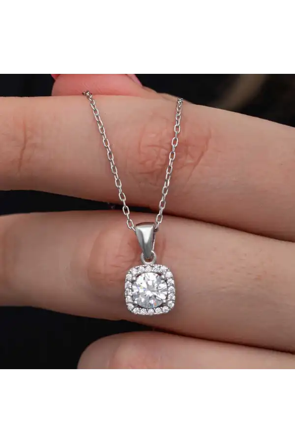 Gümüş Kare Montür Tek Taş Kadın Kolye