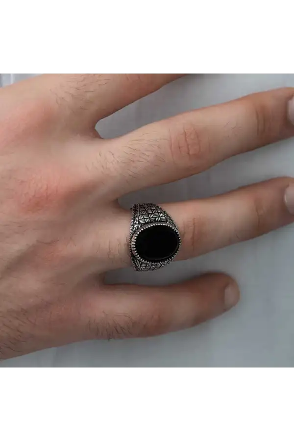 Gümüş Oniks Taşlı Örgü Desenli Erkek Yüzük