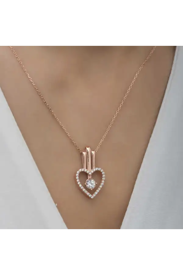 Gümüş Rose Kalpli Tek Taş Kadın Kolye
