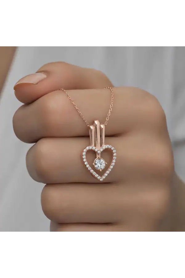 Gümüş Rose Kalpli Tek Taş Kadın Kolye
