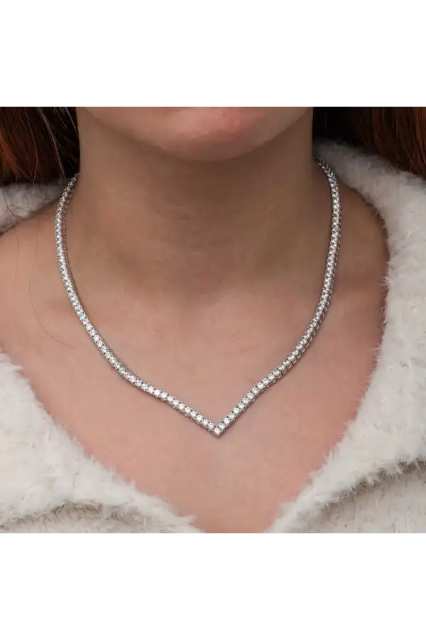 Gümüş V Model Su Yolu Kadın Kolye