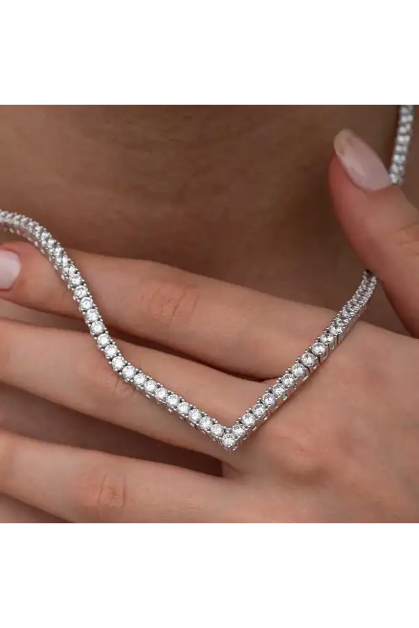 Gümüş V Model Su Yolu Kadın Kolye