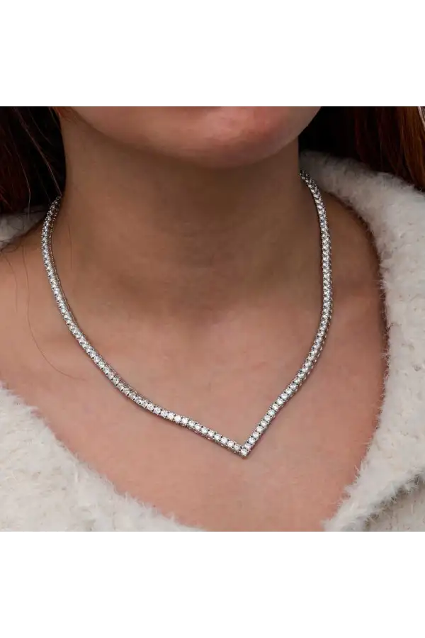 Gümüş V Model Su Yolu Kadın Kolye