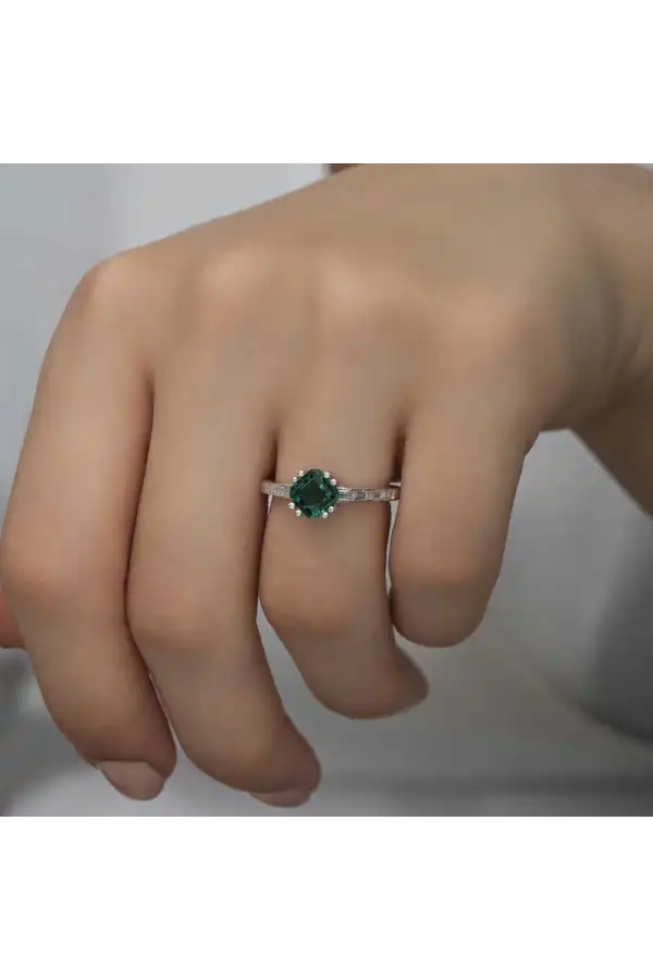 Gümüş Yeşil Baget Tek Taş Kadın Yüzük