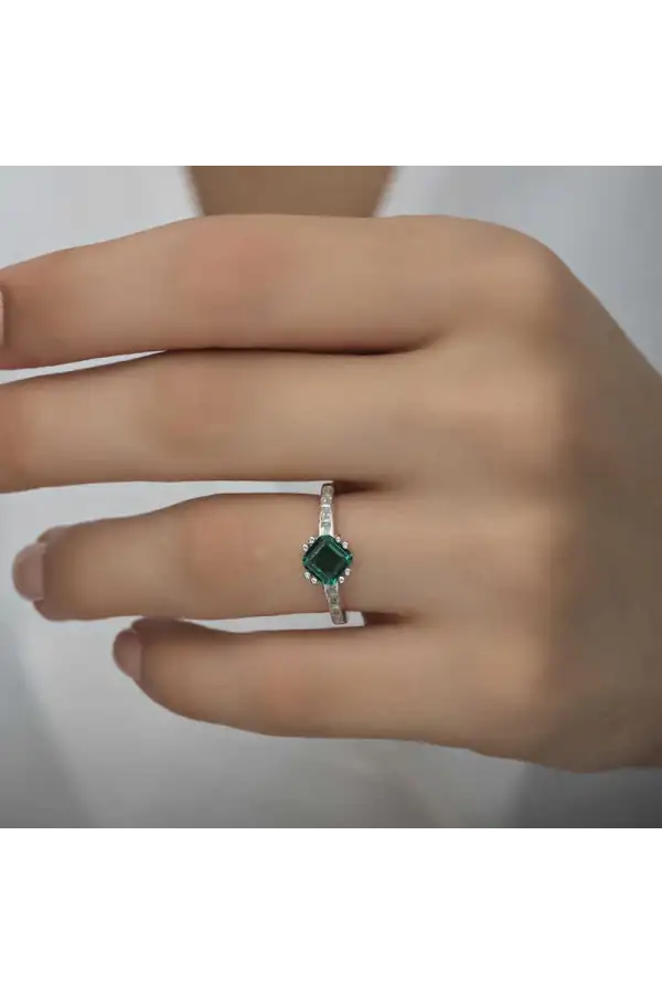 Gümüş Yeşil Baget Tek Taş Kadın Yüzük