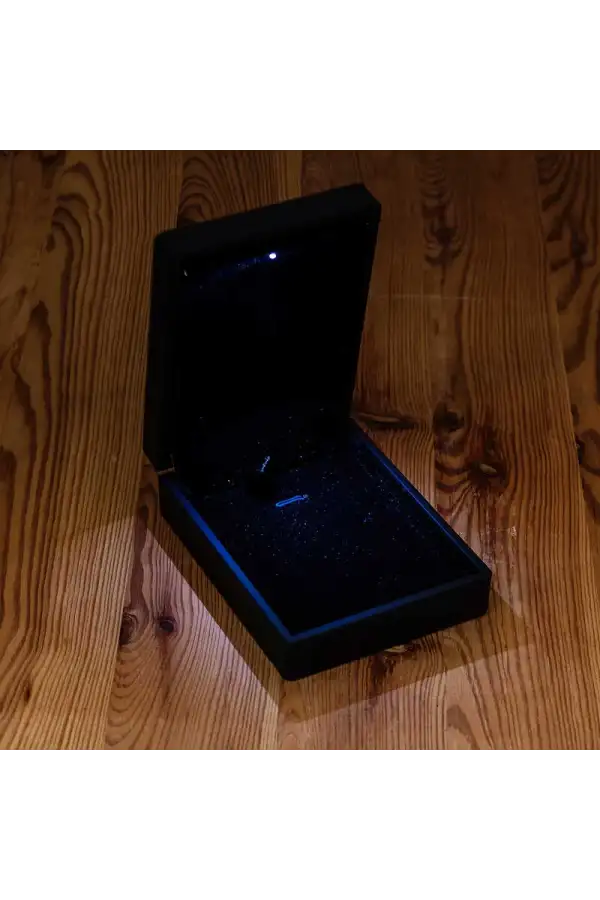 Işıklı Siyah Renk Kolye Kutusu