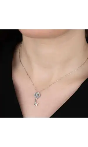Swarovski Taşlı Gümüş Anahtar Bayan Kolye