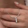 Gümüş Üç Taşlı V Model Kadın Kolye