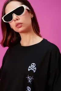 Kadın Kısa Kol Yazlık Tişört Bisiklet Yaka Baskılı Oversize T-Shirt - Siyah
