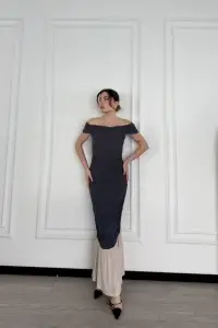 Kadın Striptiz Omuzlu Uzun Elbise- Füme