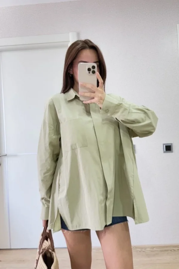 Kadın Oversize Pens Detaylı Cepli Yırtmaçlı Rahat Kalıp Poplin Gömlek - Yeşil
