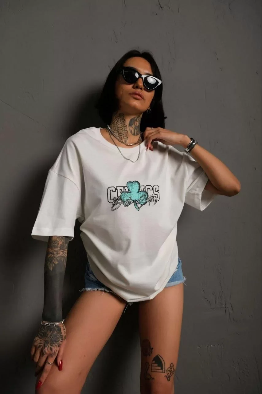 Kadın Sırt Baskılı T-shirt - Beyaz Görseli