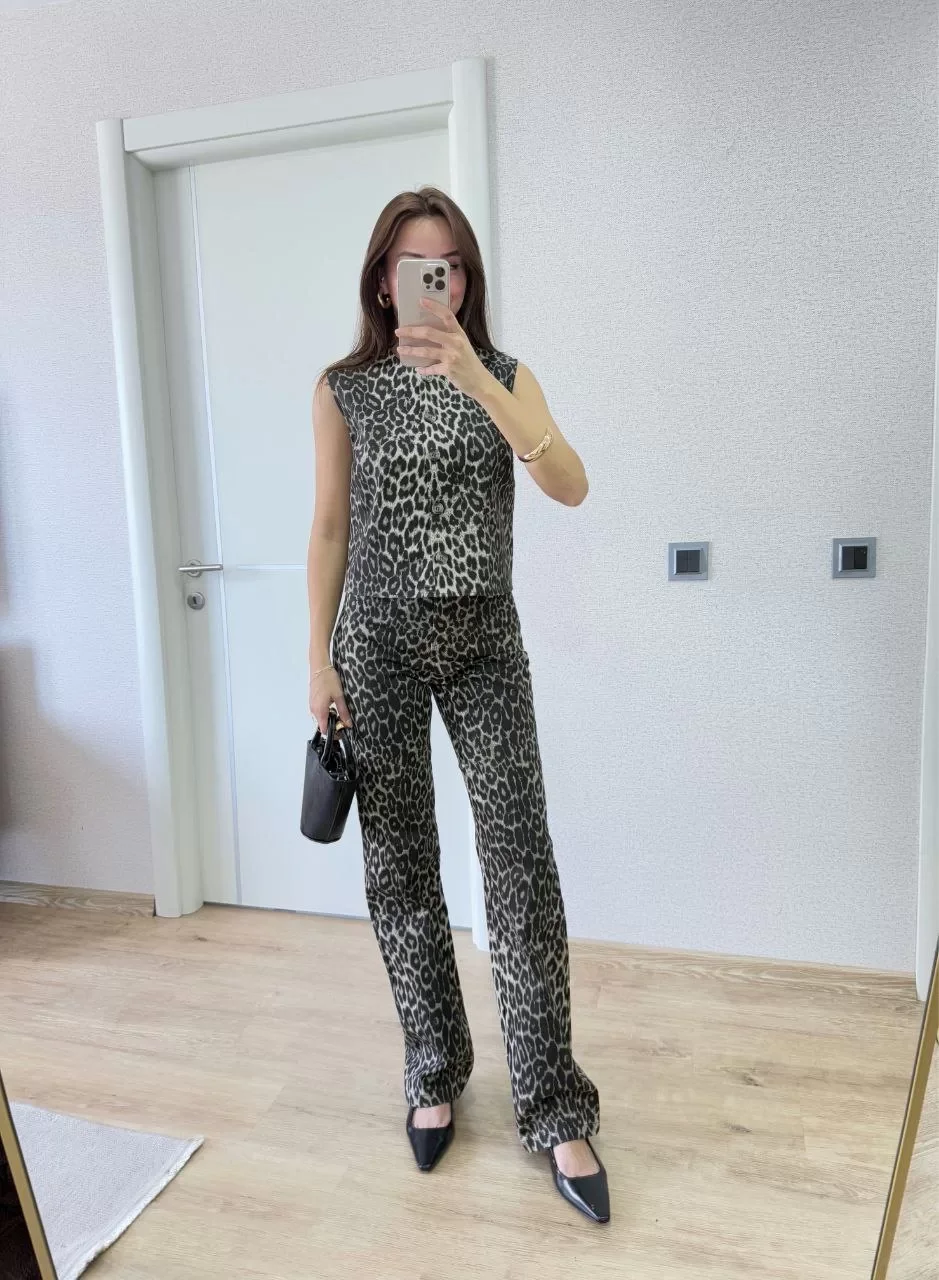 leopar desenli Düğmeli Bluzlu Pantolon İkili Takım -Leopar Görseli