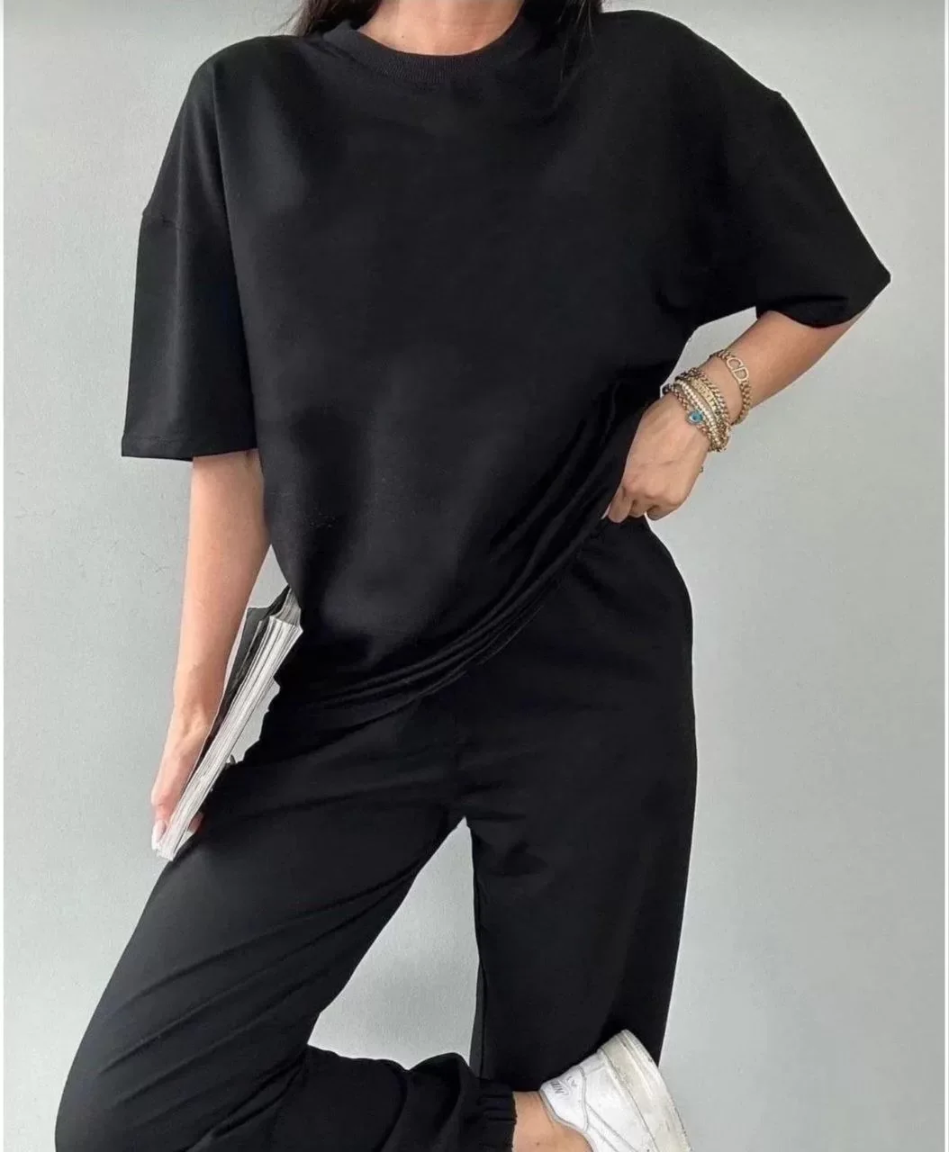 Unisex Düz T-Shirt ve Eşofman Takımı - Siyah Görseli