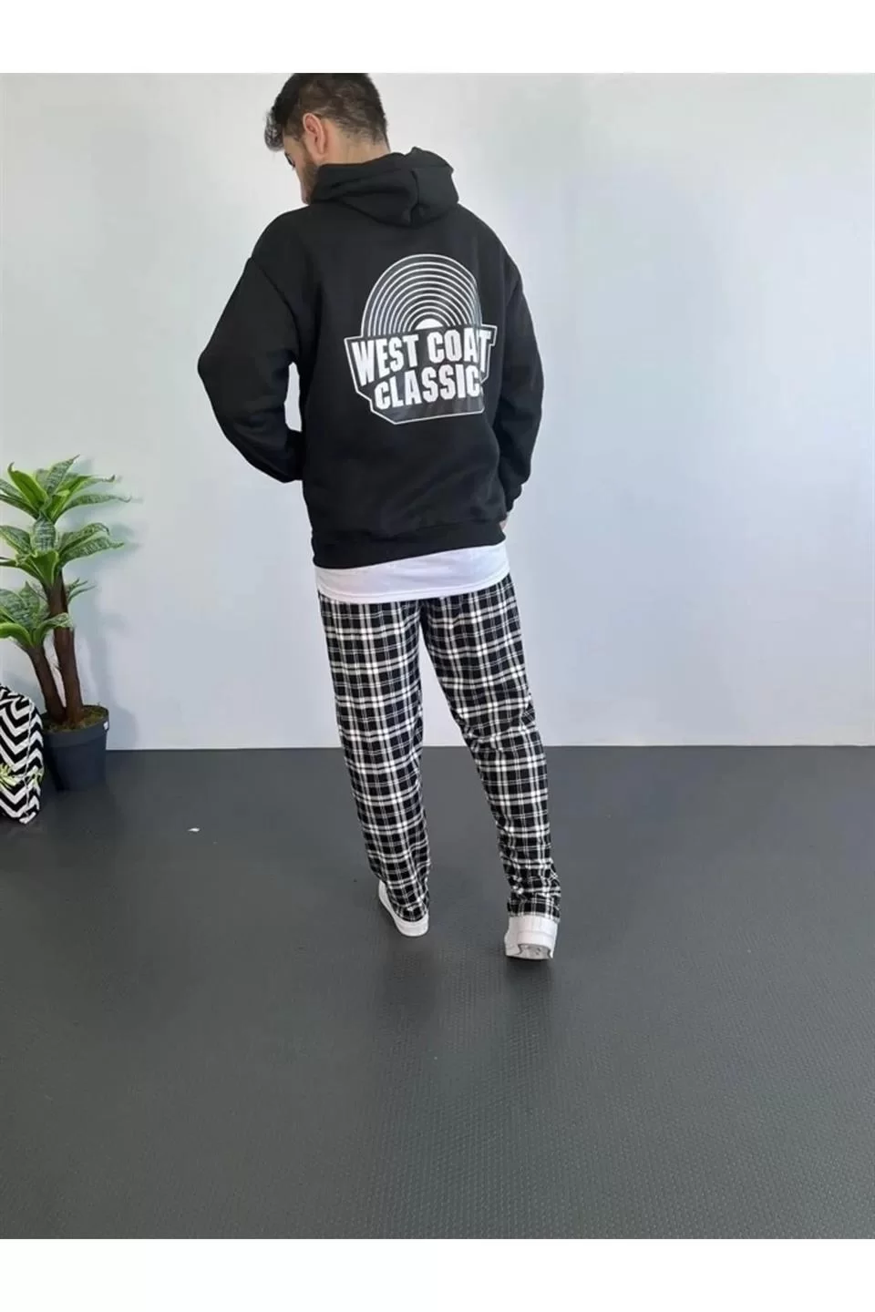 Erkek Sırt Baskılı Kapüşonlu Üç İplik Oversize Sweatshirt - Siyah Görseli