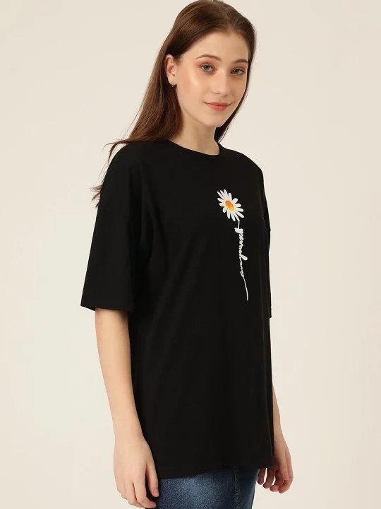 Női Fekete Oversize Kerékpárnyakú Pitypang Nyomott Póló 5