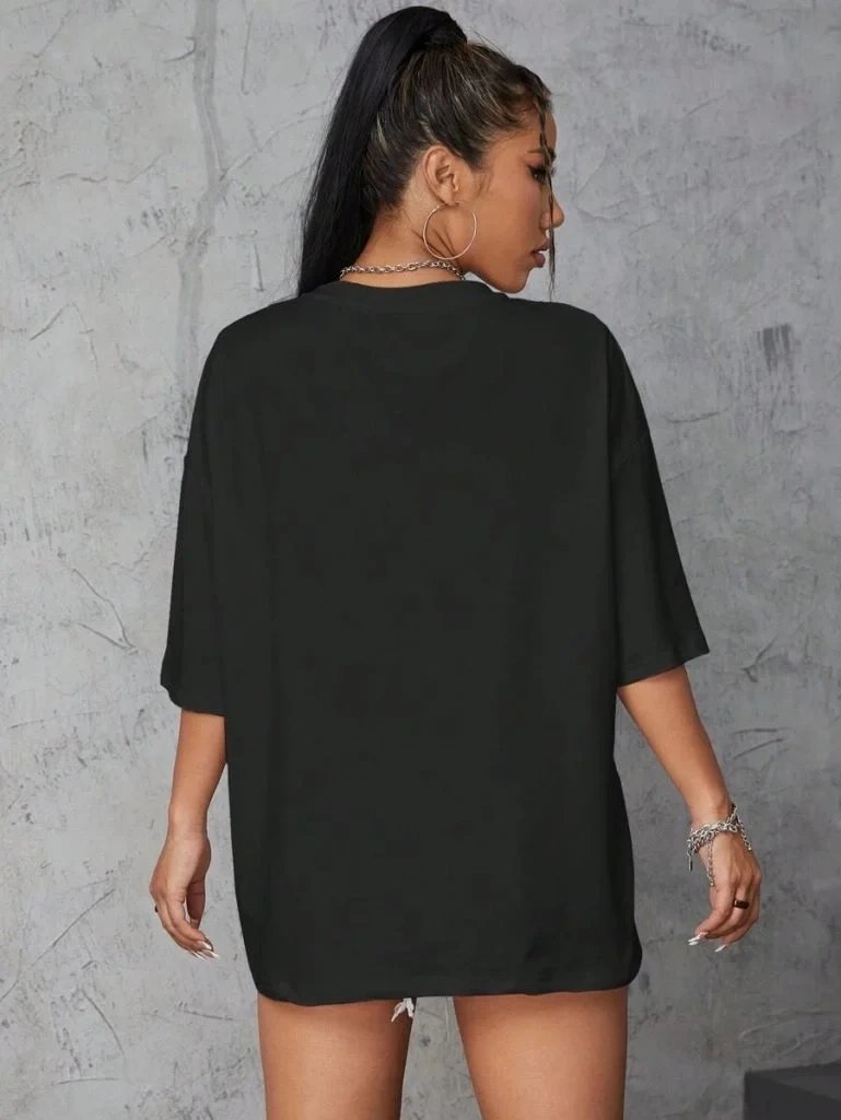 Женска црна oversize бициклистичка јака отпечаток маица 2