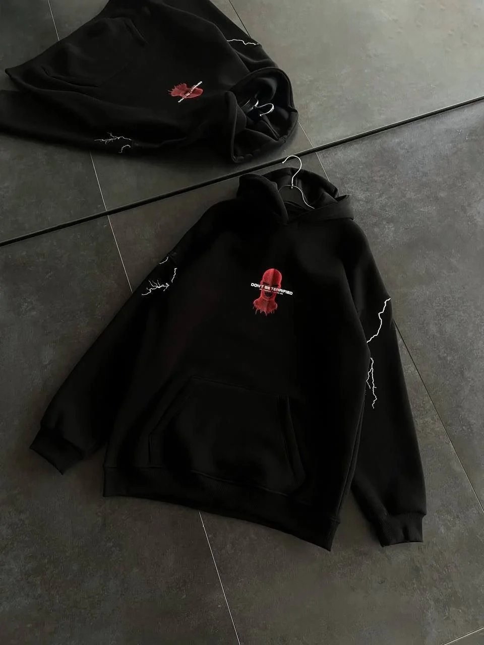 Kadın Siyah 3 İplik Pamuklu Kapüşonlu Baskılı Sweatshirt 3
