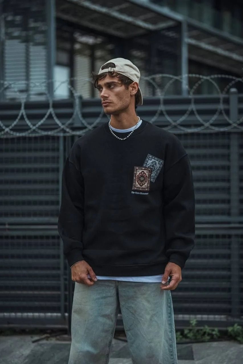 Sweatshirtê Mêran ê Reş 3 Têl Pembû Bi Stûyê Bisîkletê û Çapkirî 2