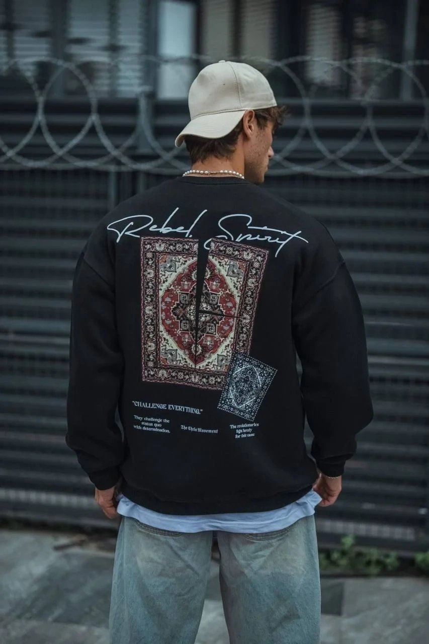 Sweatshirtê Mêran ê Reş 3 Têl Pembû Bi Stûyê Bisîkletê û Çapkirî 3