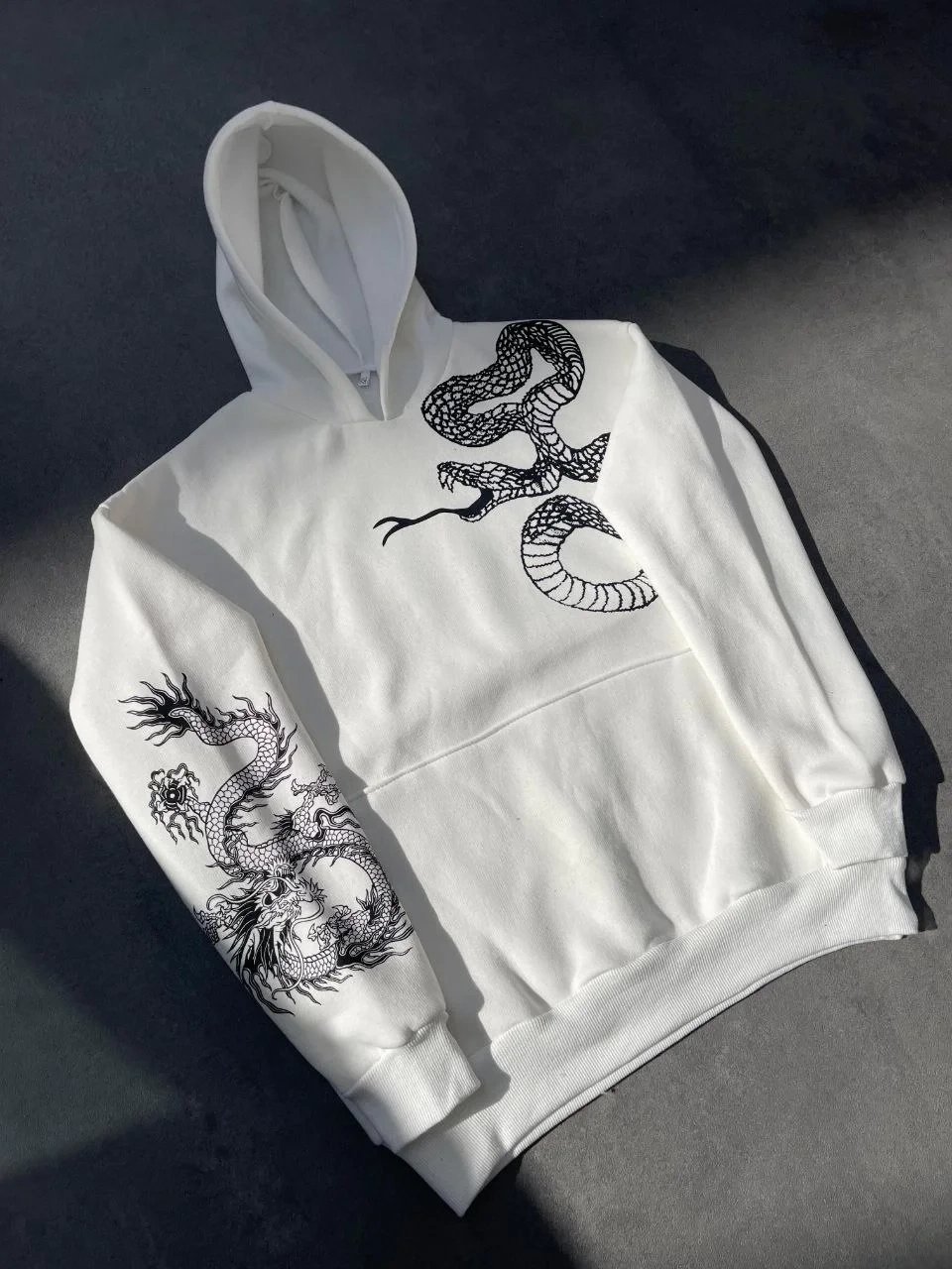 Машки бел Oversize 3-нишки памучен качулка печатен со џеб дукс 3
