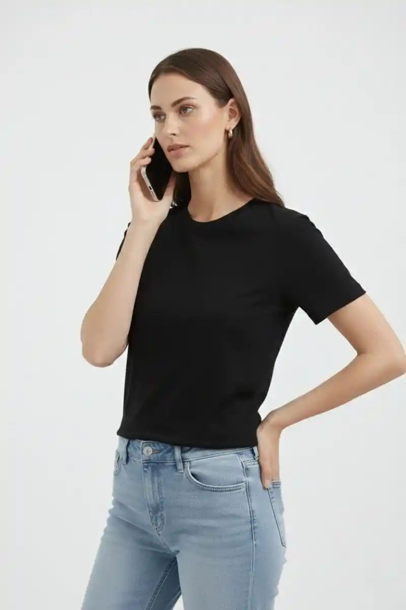 Kadın Bisiklet Yaka Tişört Regular Kalıp Basic Pamuklu Günlük Kullanım T-shirt - Siyah