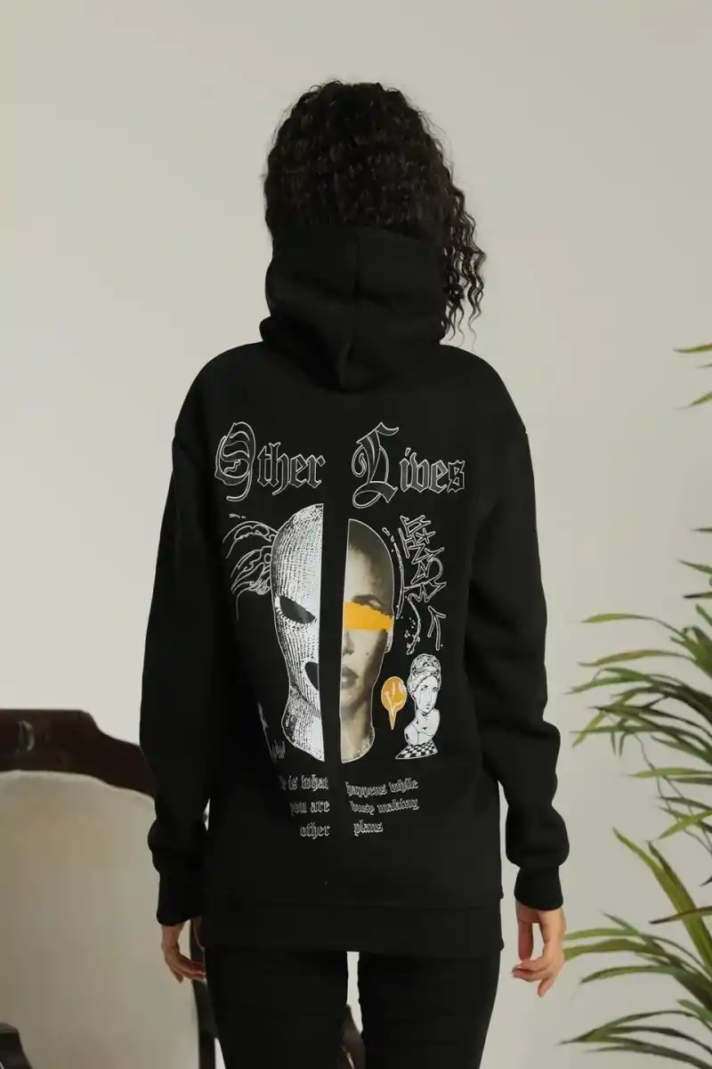Kadın Kapşonlu Sweatshirt – Oversize Üç İplik Şardonlu Hoodie, “Other Lives” Ön & Arka Baskılı, Kanguru Cepli, Kışlık Rahat Günlük Stil - Siyah