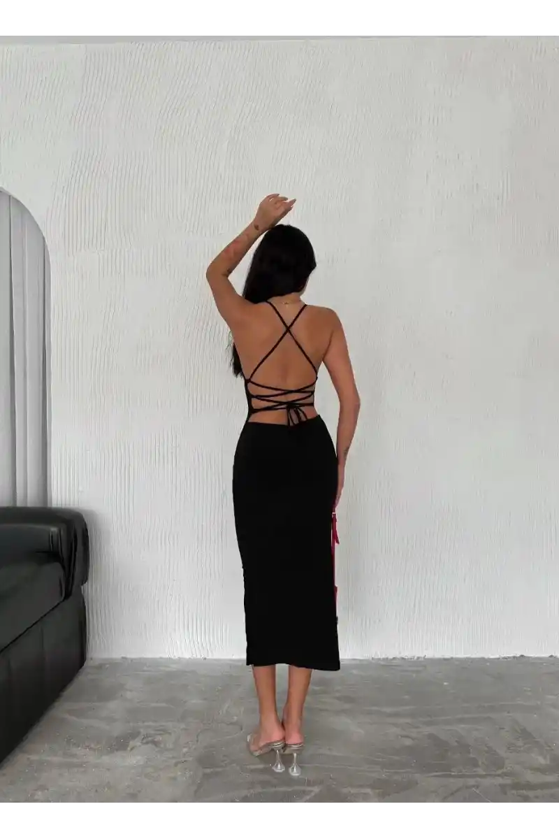 Sırt Bağlamalı Derin Yirtmaç Askılı Elbise - Siyah