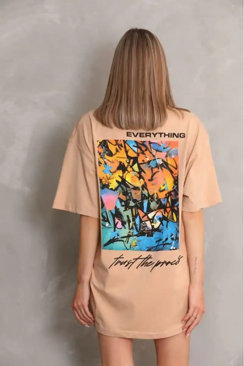 kadın Bisiklet Yaka Baskılı Oversize T-Shirt - Bej