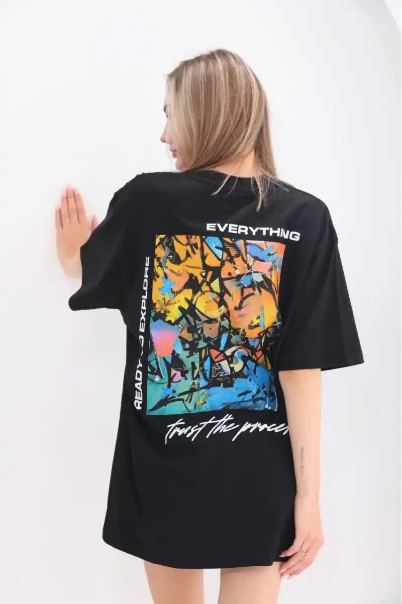 kadın Bisiklet Yaka Baskılı Oversize T-Shirt - Siyah