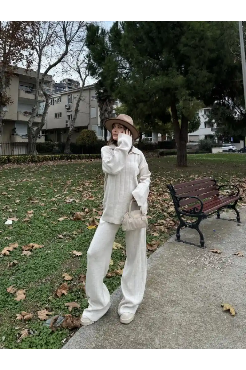 Kadın Yakalı Cizgi Detaylı Triko İkili Alt-Üst Takım - Beyaz