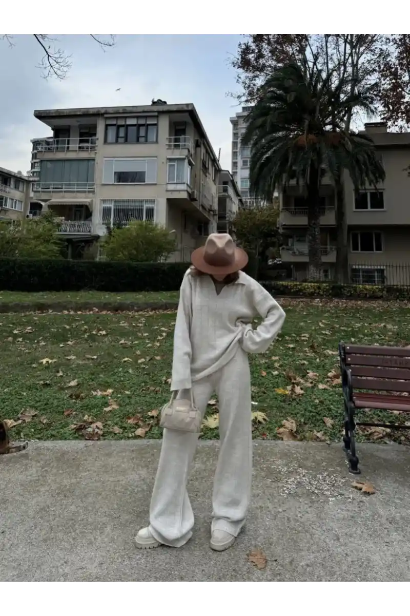 Kadın Yakalı Cizgi Detaylı Triko İkili Alt-Üst Takım - Beyaz