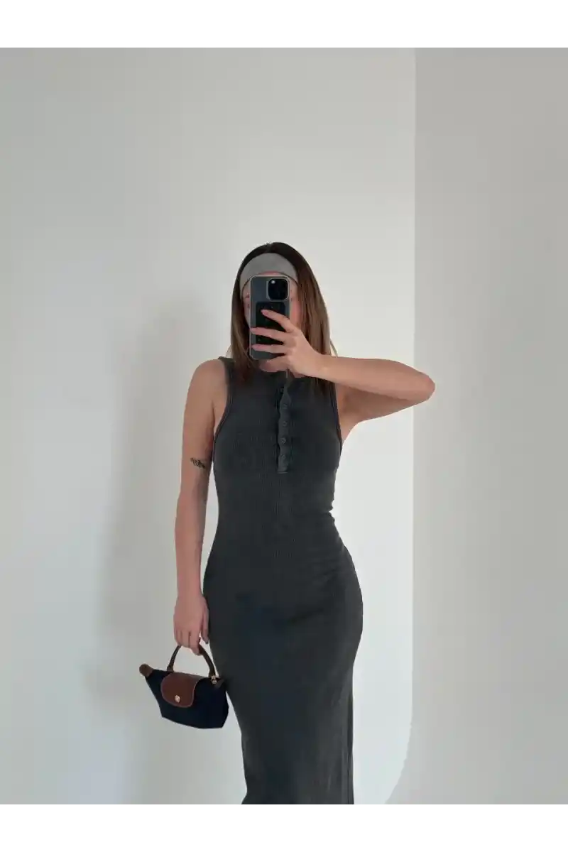 Yırtmaç Detaylı Kolsuz Düğmeli Yıkamalı Uzun Elbise - Antrasit