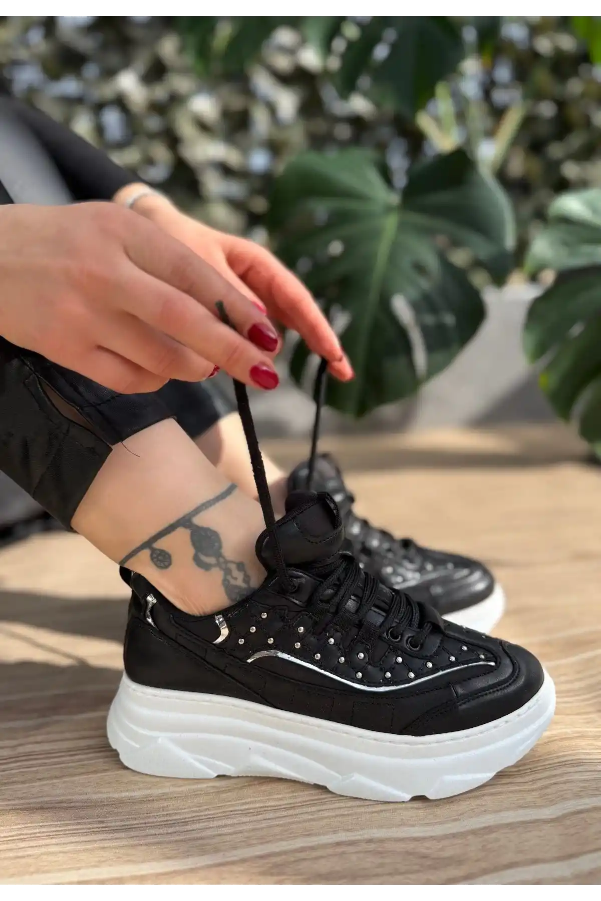 Aleid Siyah Cilt Bağcıklı Spor Ayakkabı - GC