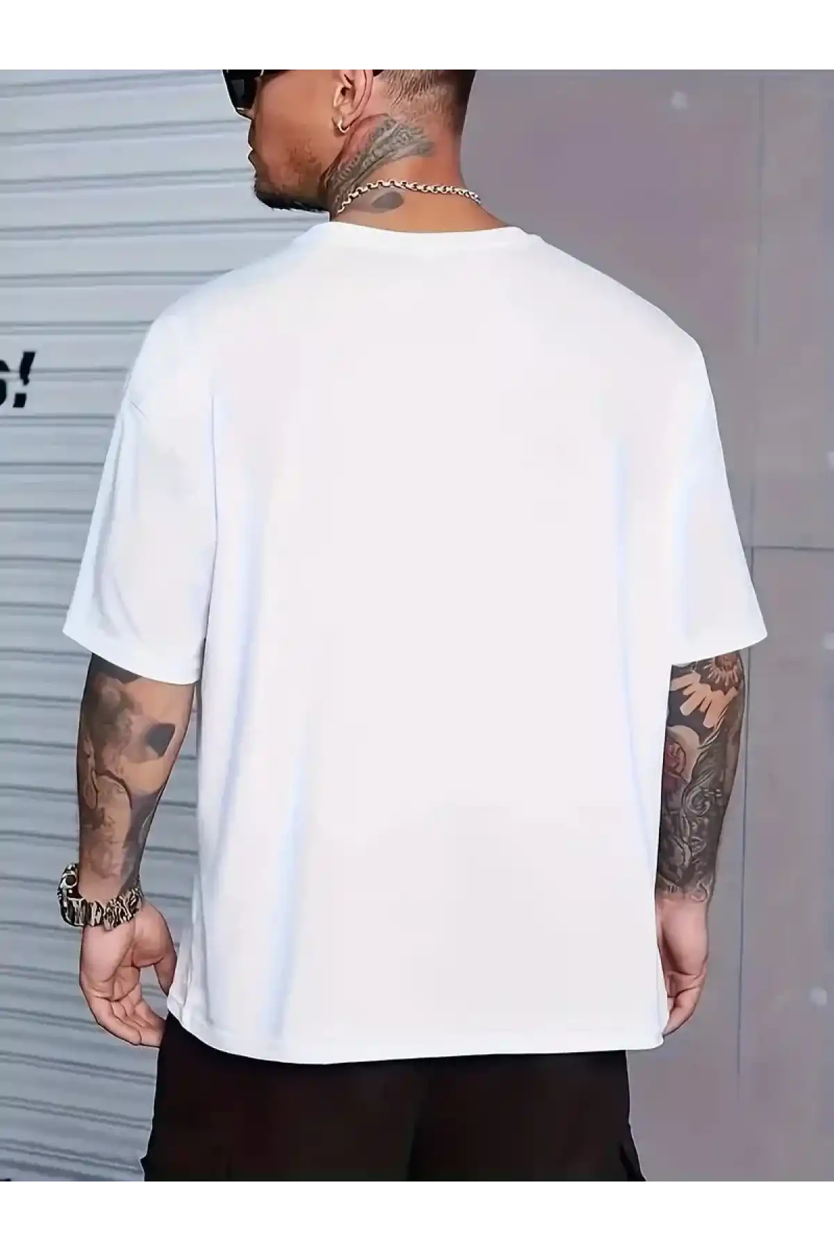 Eşsiz Baskı Tasarımlı Şık Büyük Beden Erkek Tişörtü - Rahat Polyester, Makinede Yıkanabilir, Yuvarlak Yaka - Her Mevsim İçin Mükemmel - Beyaz